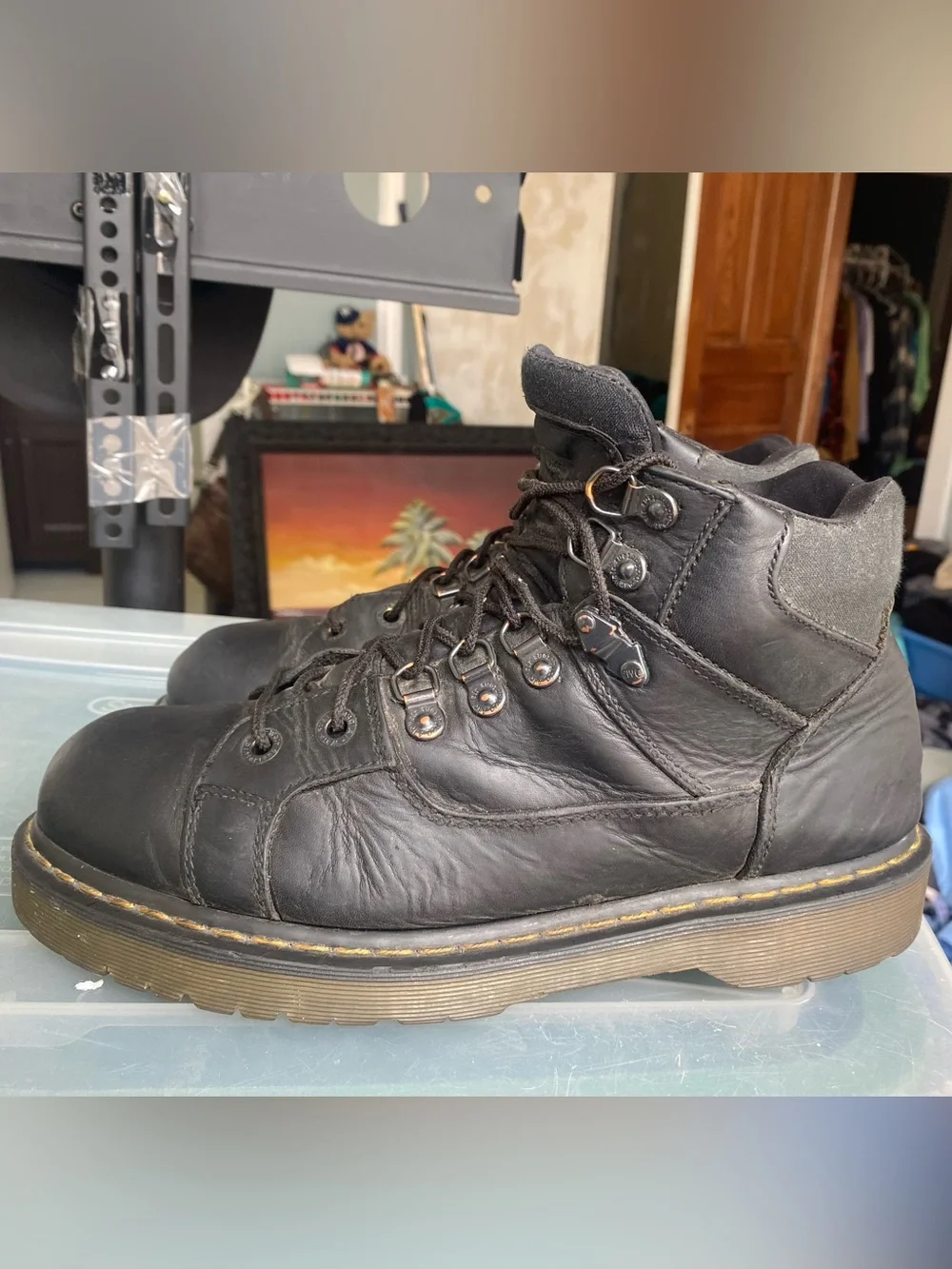 Dr. Martens Men's Black Leather Lace Up Ankle Combat Boots Size 11 M Soft Toe